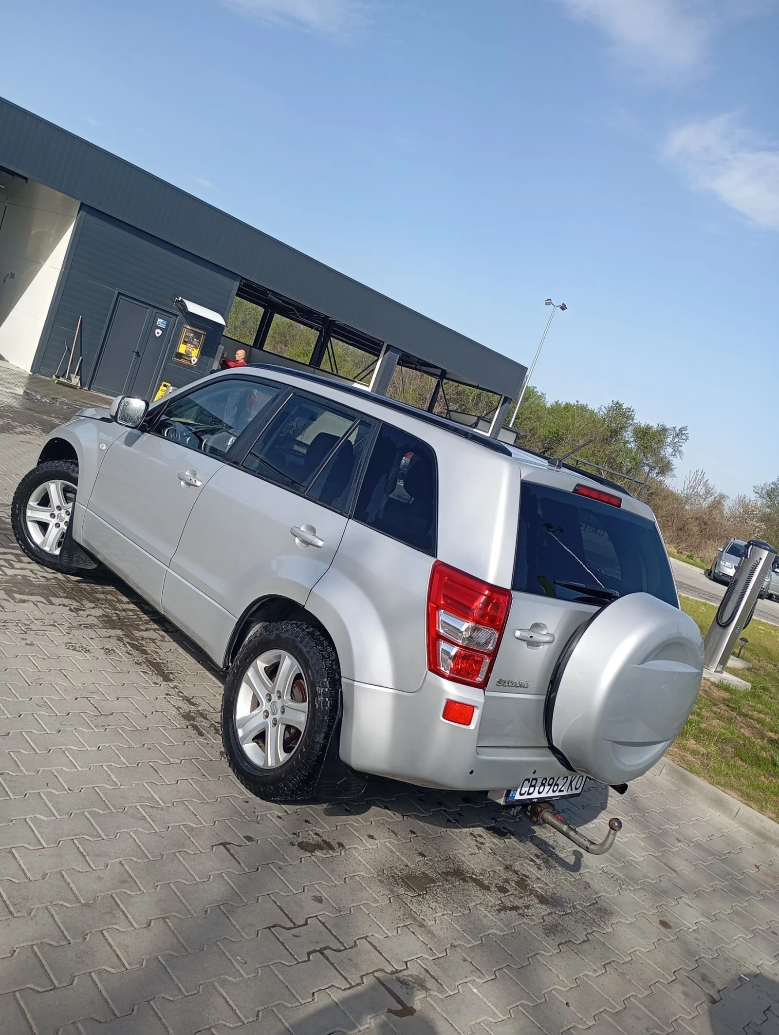 Suzuki Grand vitara 2.0 автоматик - изображение 9