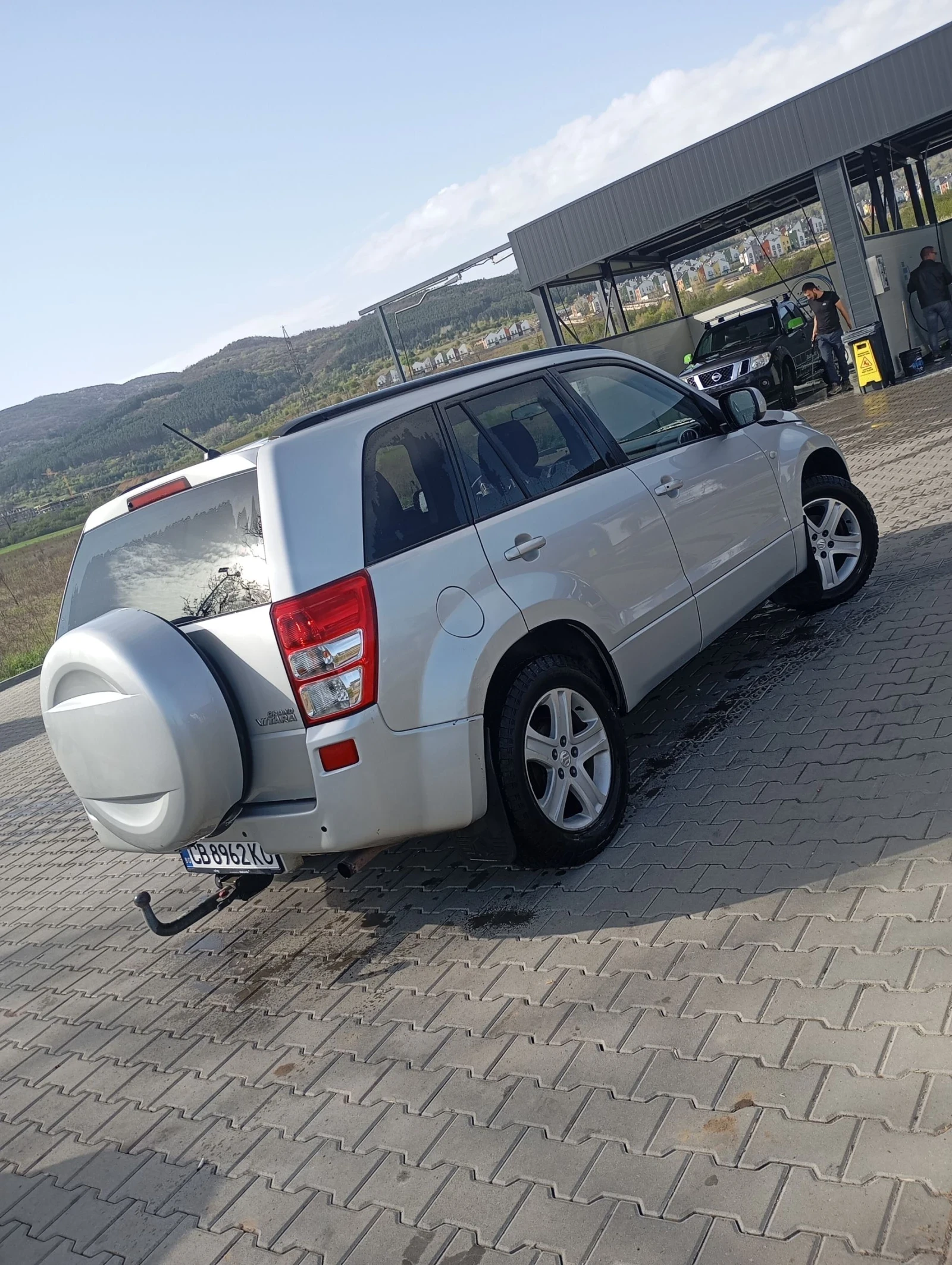 Suzuki Grand vitara 2.0 автоматик - изображение 4