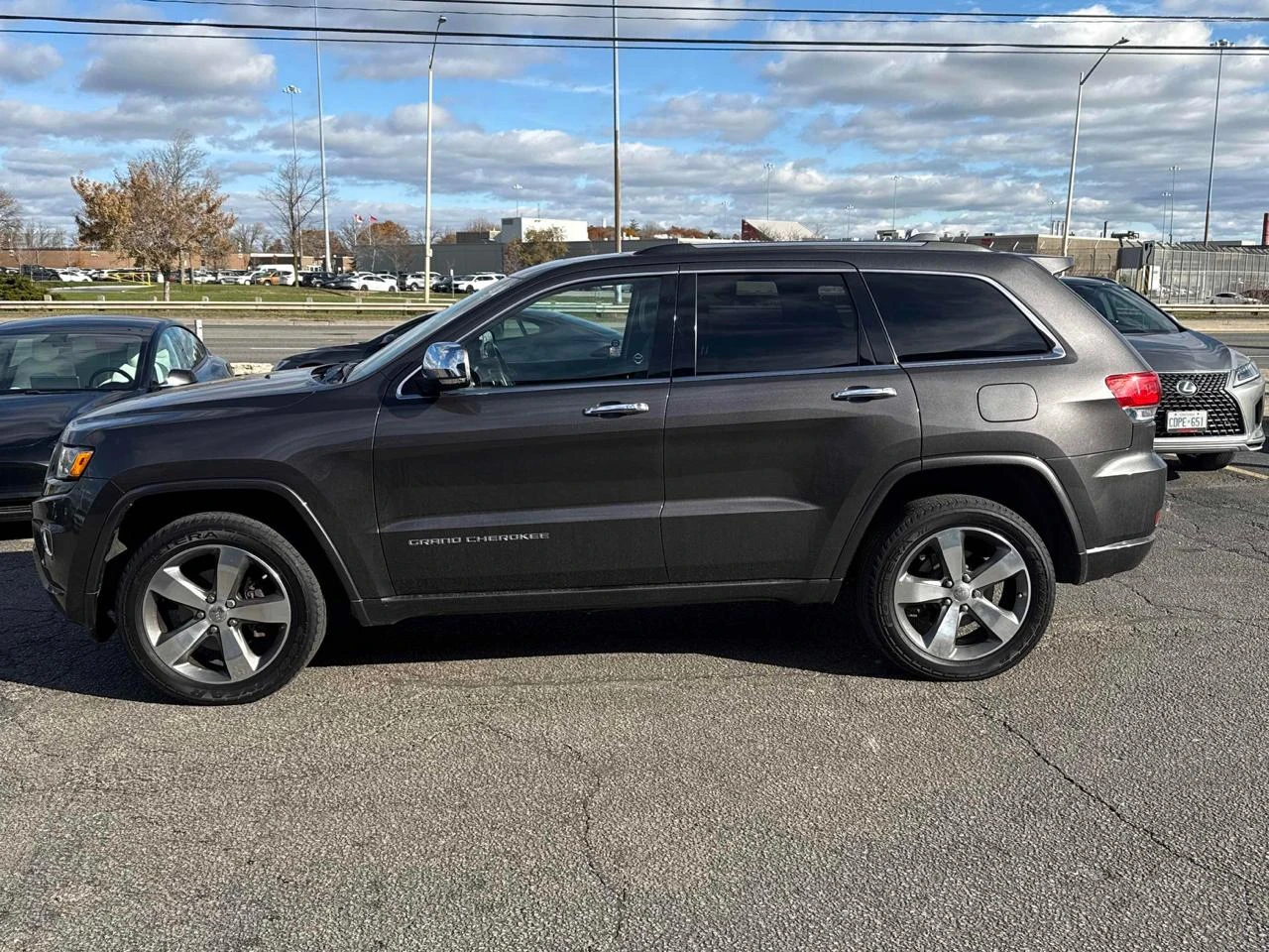 Jeep Grand cherokee Overland* 108000KM!* Distronic* Обдух* подгрев* HK - изображение 2