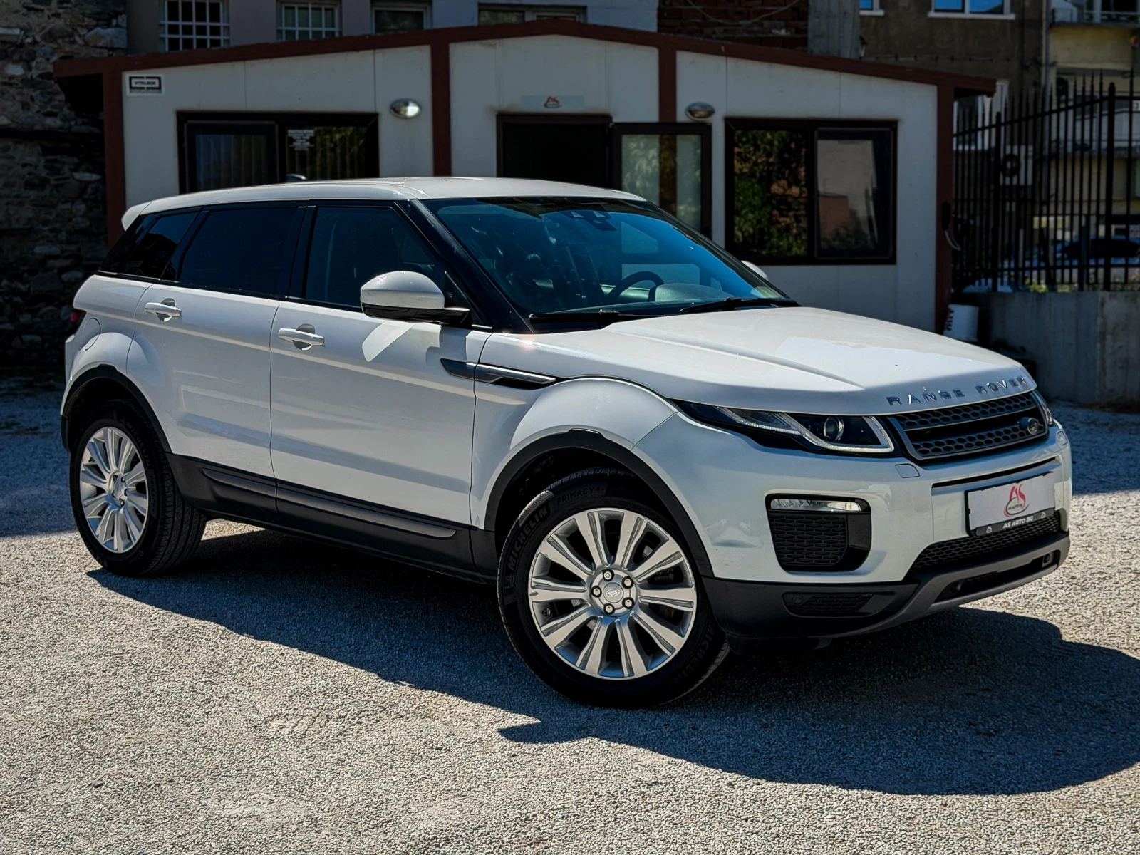 Land Rover Range Rover Evoque FACELIFT * 2.0D * 4x4 * 150 к.с, снимка 3 - Автомобили и джипове - 53347674