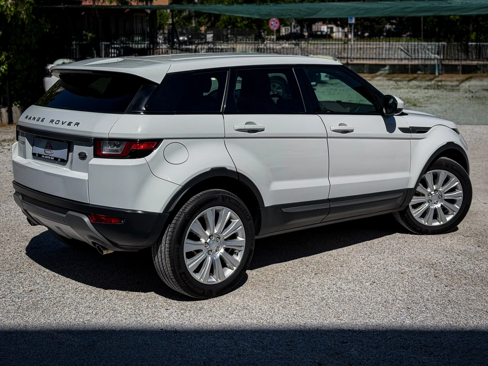 Land Rover Range Rover Evoque FACELIFT * 2.0D * 4x4 * 150 к.с, снимка 7 - Автомобили и джипове - 53347674