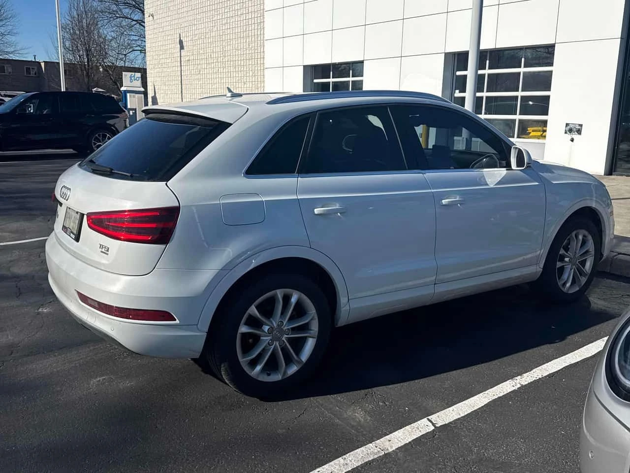 Audi Q3 TECHNIK QUATTRO* S LINE* LED* КАФЯВ САЛОН* ПАНОРАМ, снимка 4 - Автомобили и джипове - 54184426