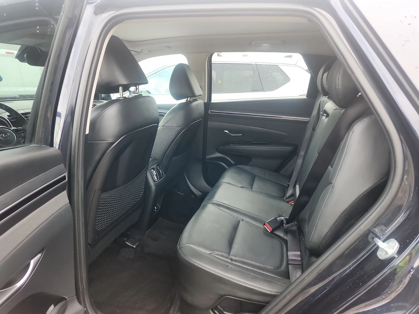 Hyundai Tucson  Luxury | ВЕНТИЛАЦИЯ | DISTRONIC | KEYLESS , снимка 11 - Автомобили и джипове - 54231640