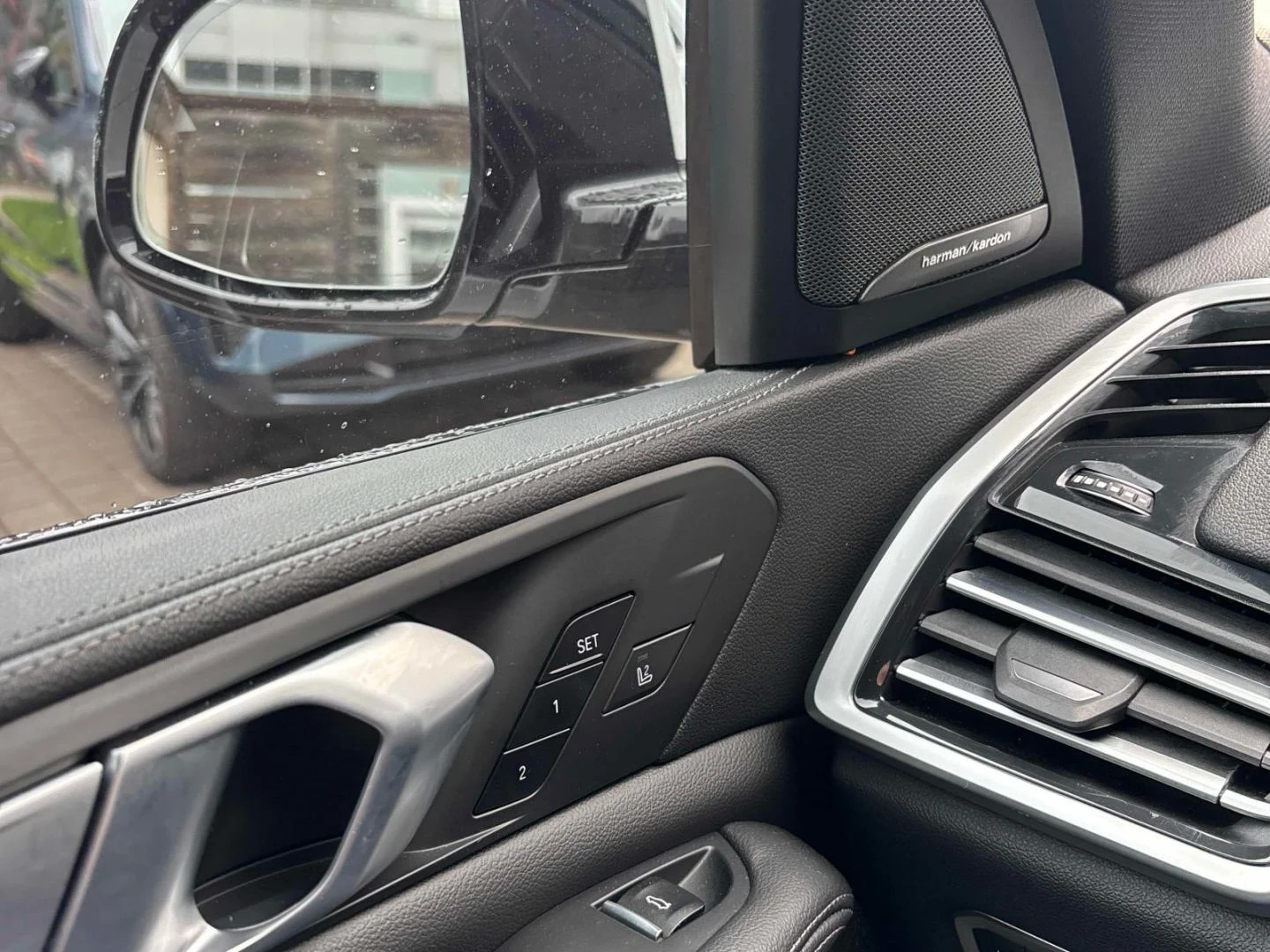BMW X5 M-pkg* Laser* Harman/Kardon* 360* HUD, снимка 11 - Автомобили и джипове - 54453950