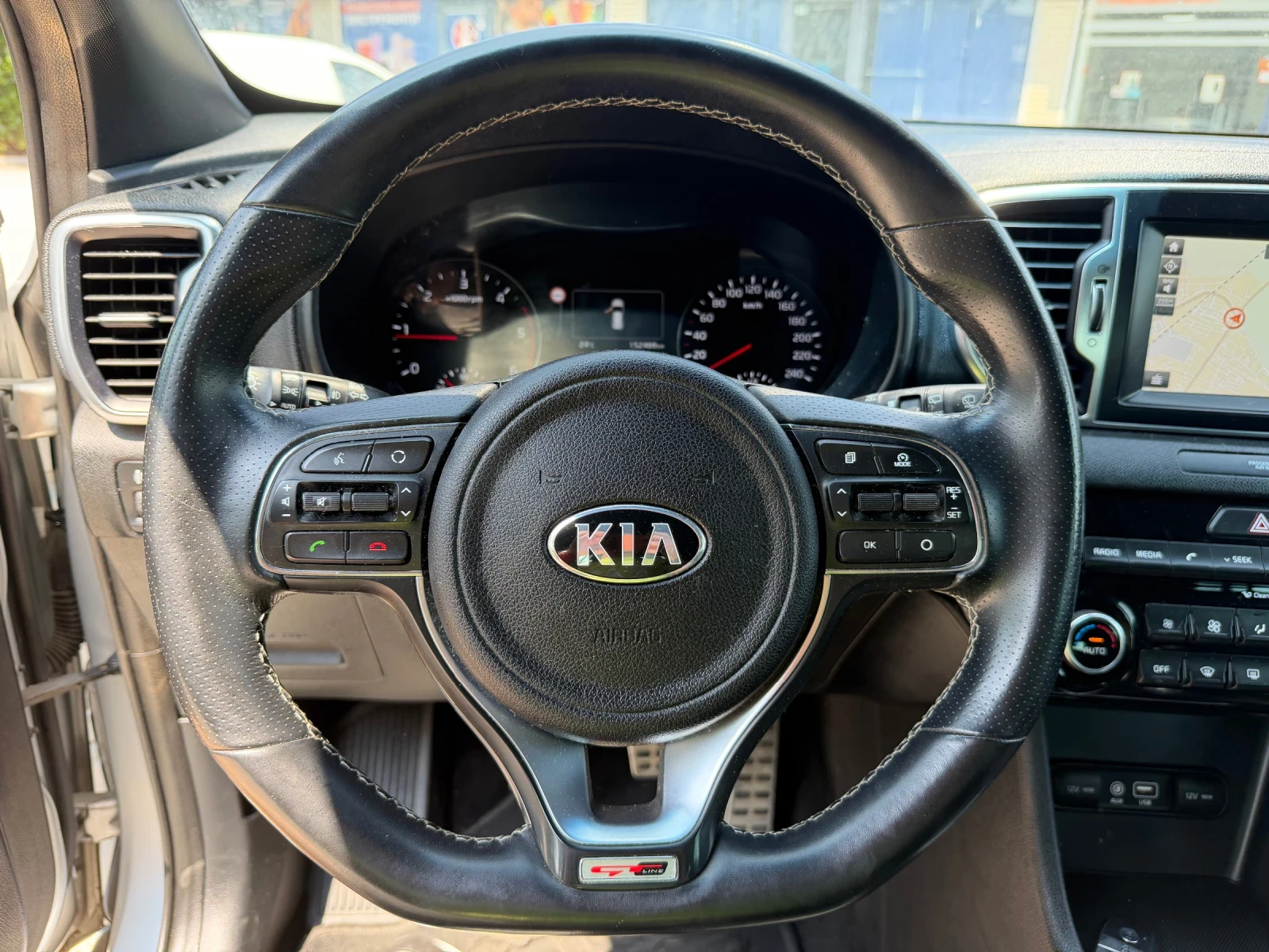 Kia Sportage AWD| GT Line | НАВИ | КАМЕРА | КОЖА | KEYLESS | , снимка 15 - Автомобили и джипове - 54613037