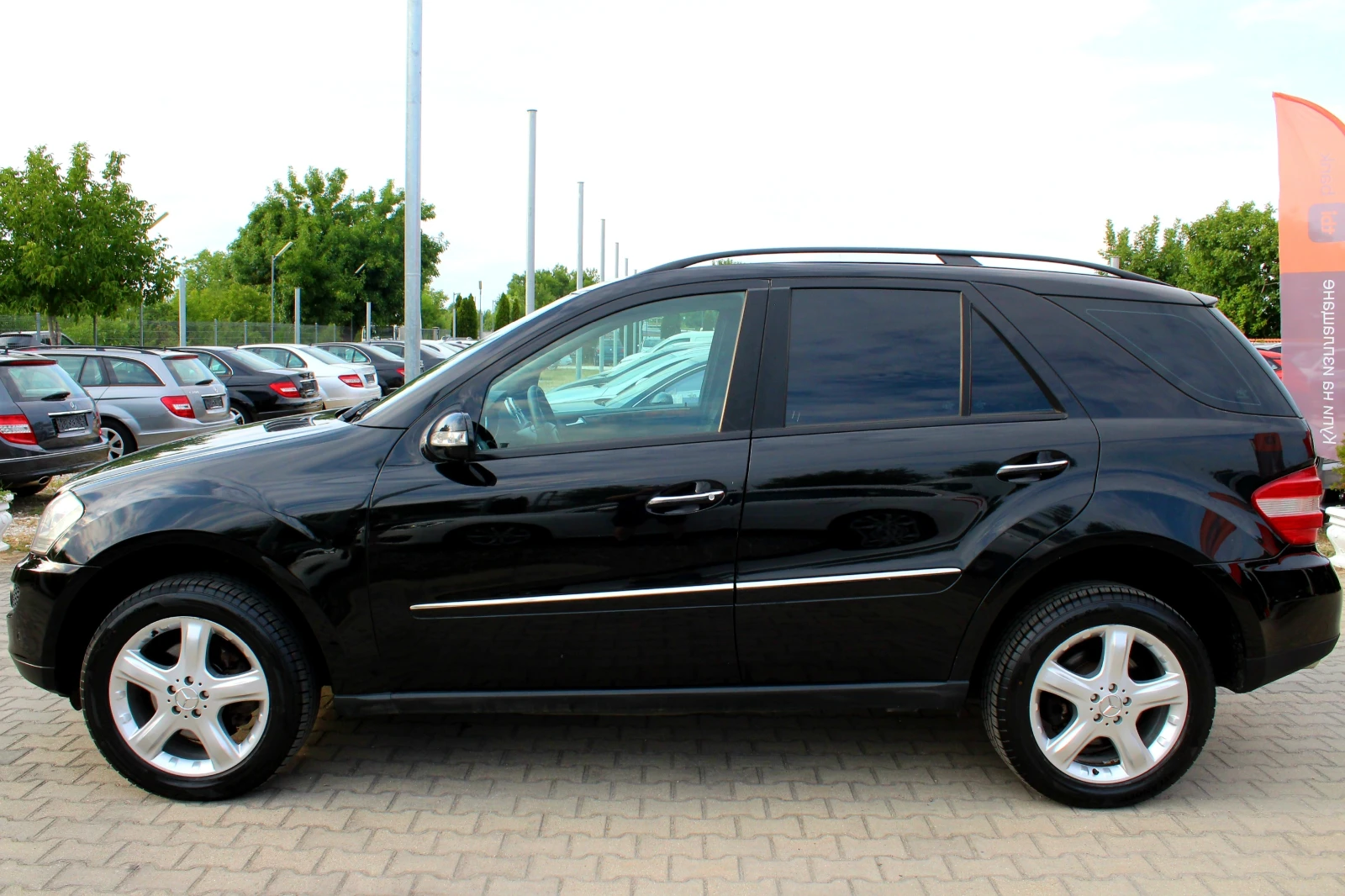 Mercedes-Benz ML 320 CDI НА ПРУЖИНИ/ЧИСТО НОВИ ГУМИ/СОБСТВЕН ЛИЗИНГ, снимка 4 - Автомобили и джипове - 55658411