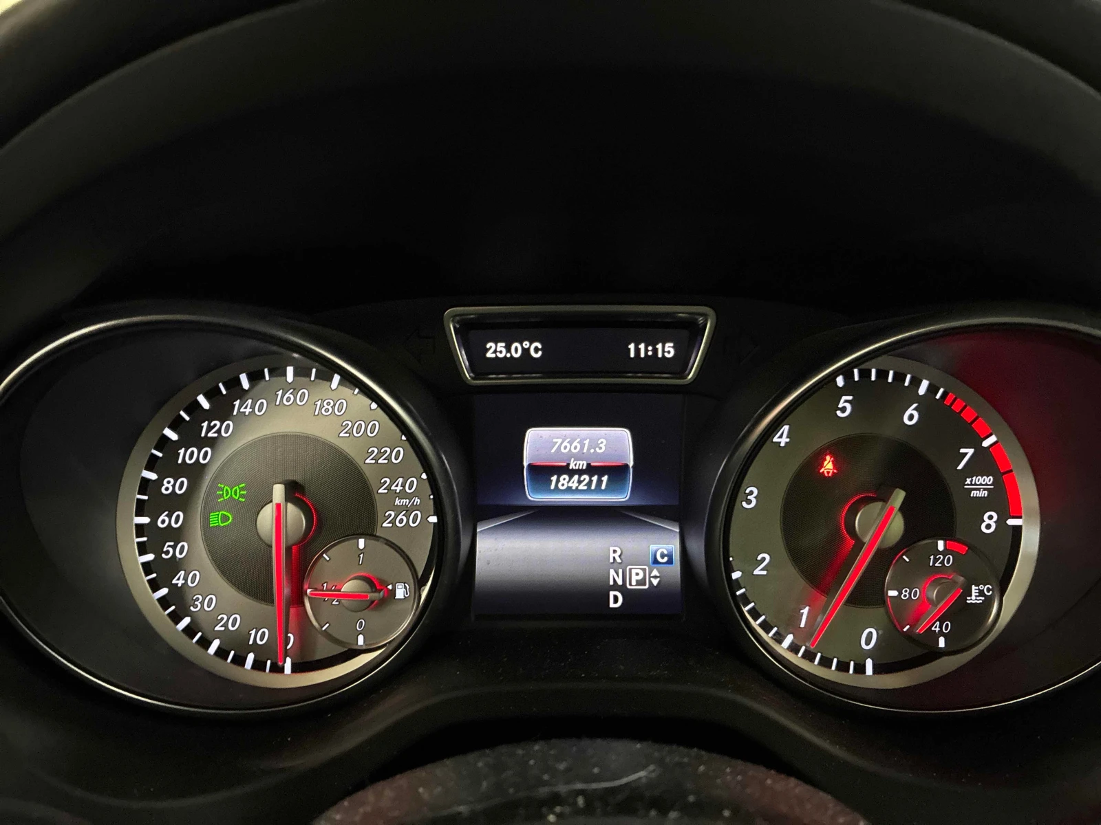 Mercedes-Benz GLA 250 * АВТОКРЕДИТ * ГЛАВНО ПРЕДСТАВИТЕЛСТВО, снимка 9 - Автомобили и джипове - 56018052