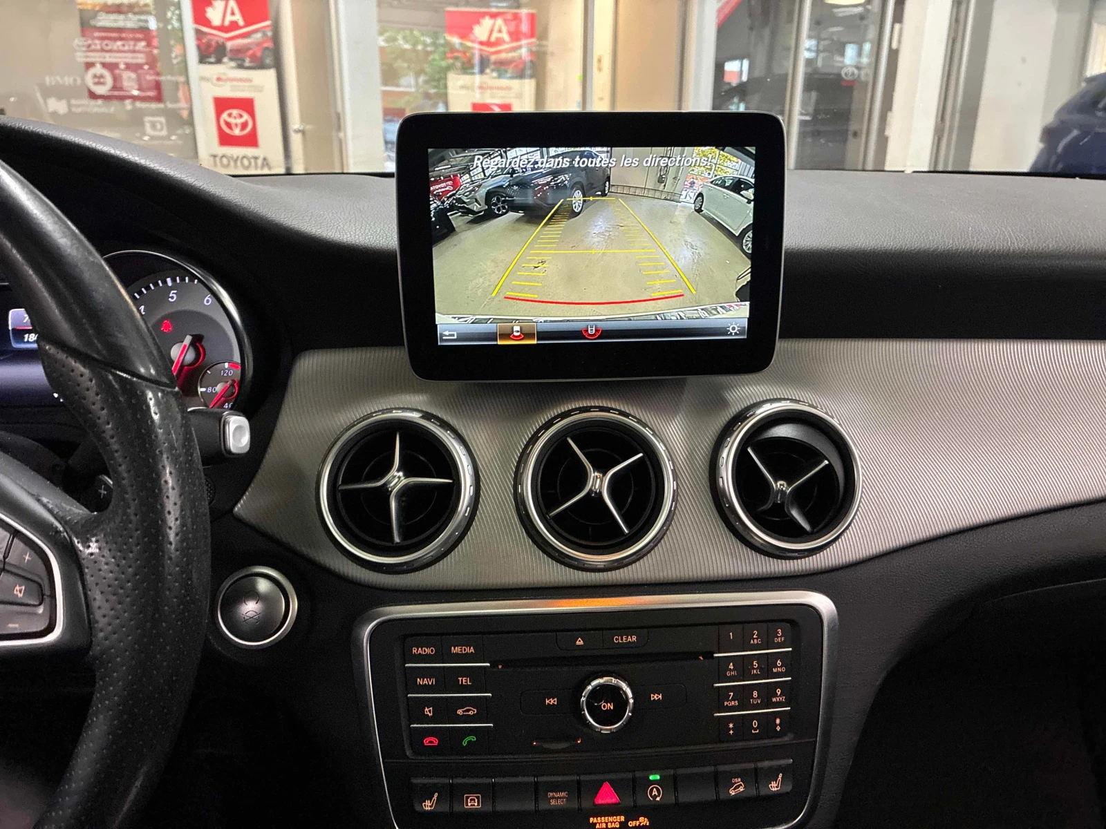 Mercedes-Benz GLA 250 * АВТОКРЕДИТ * ГЛАВНО ПРЕДСТАВИТЕЛСТВО, снимка 10 - Автомобили и джипове - 56018052