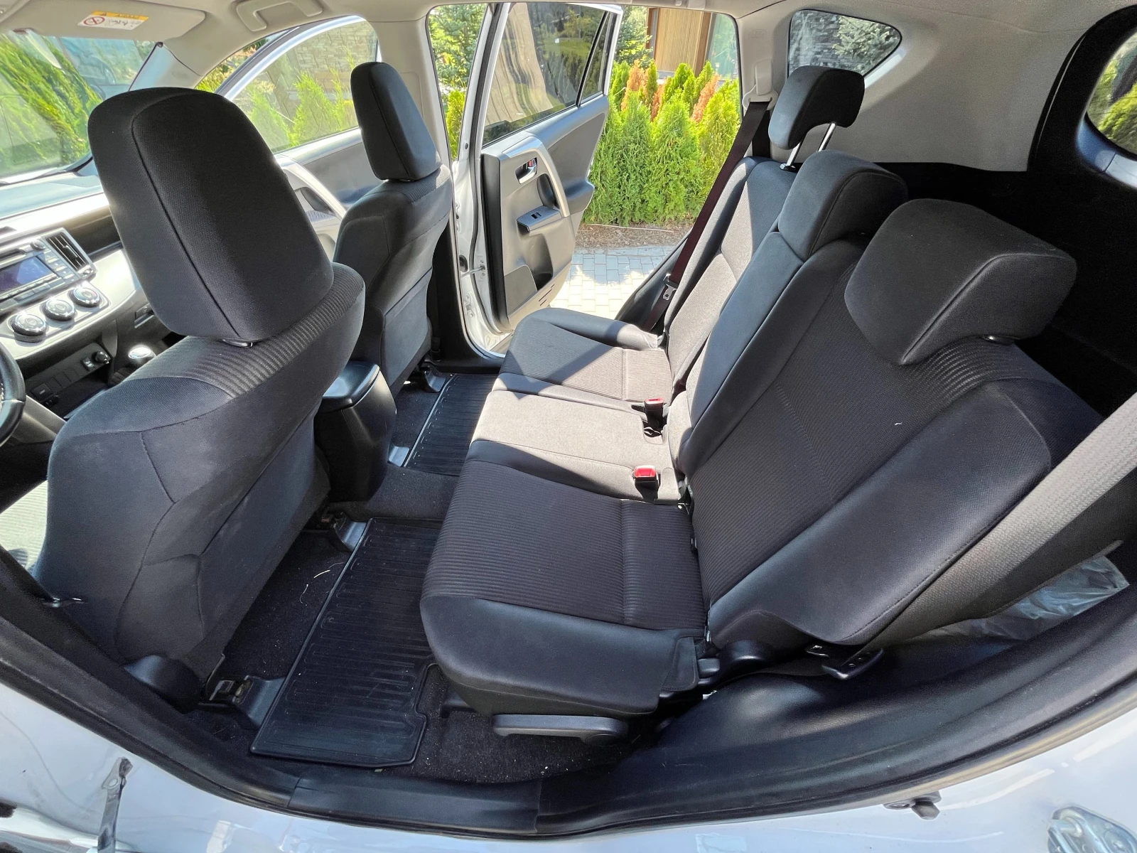 Toyota Rav4, снимка 6 - Автомобили и джипове - 56047271