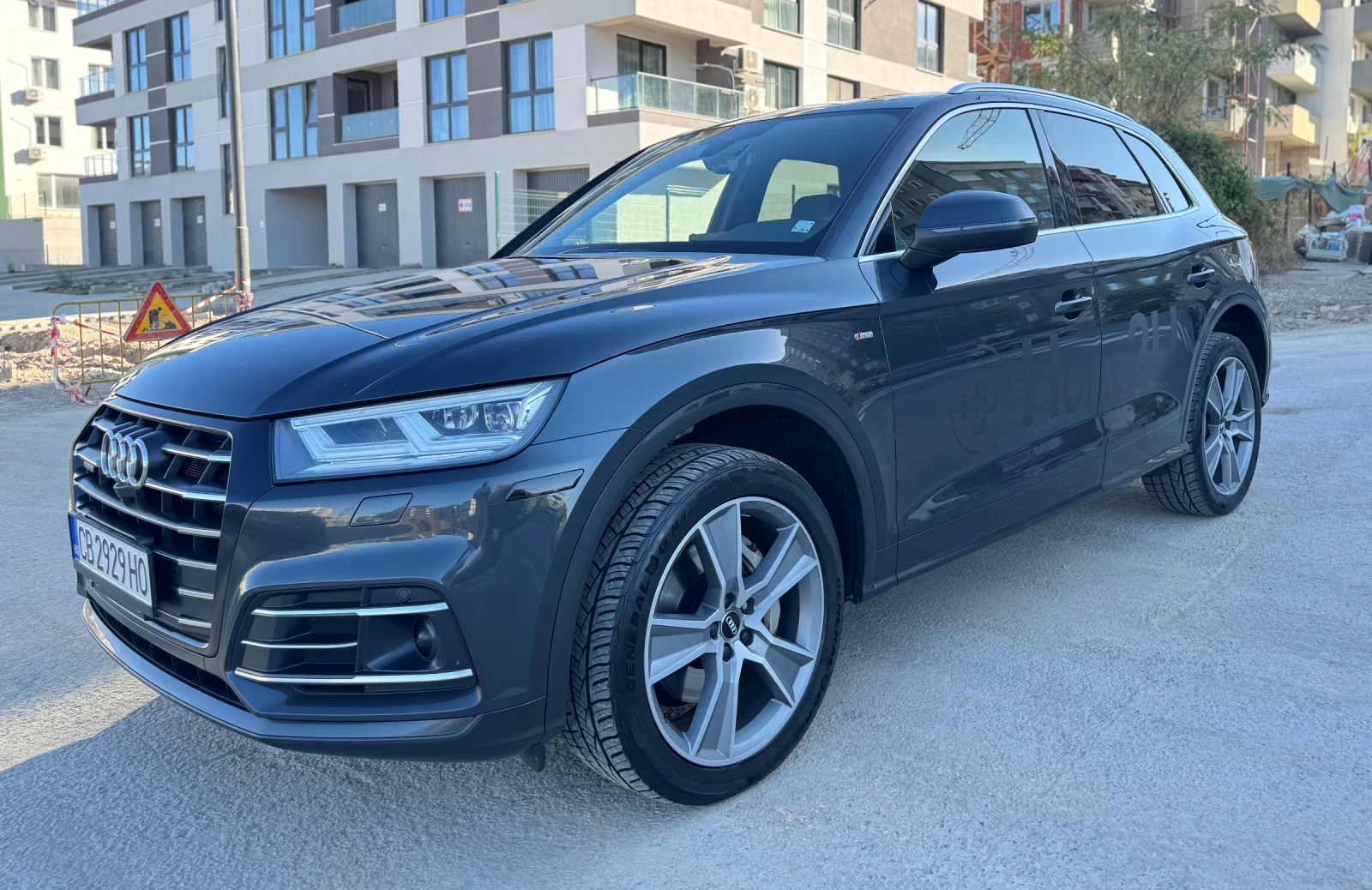 Audi Q5, снимка 2 - Автомобили и джипове - 56264853