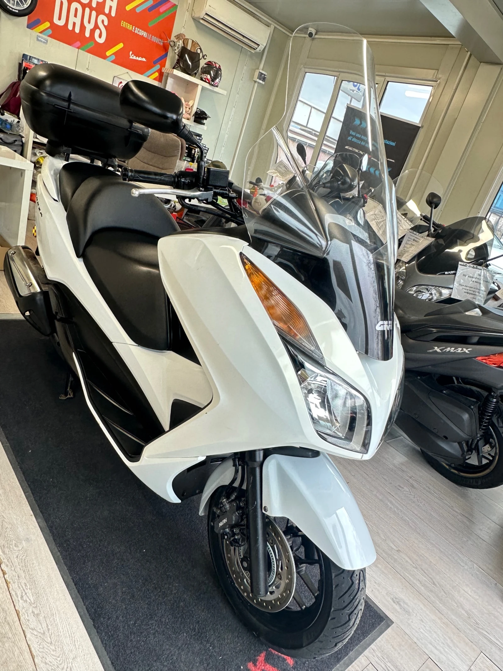 Honda Forza 300i ABS регистриран, снимка 9 - Мотоциклети и мототехника - 53904464