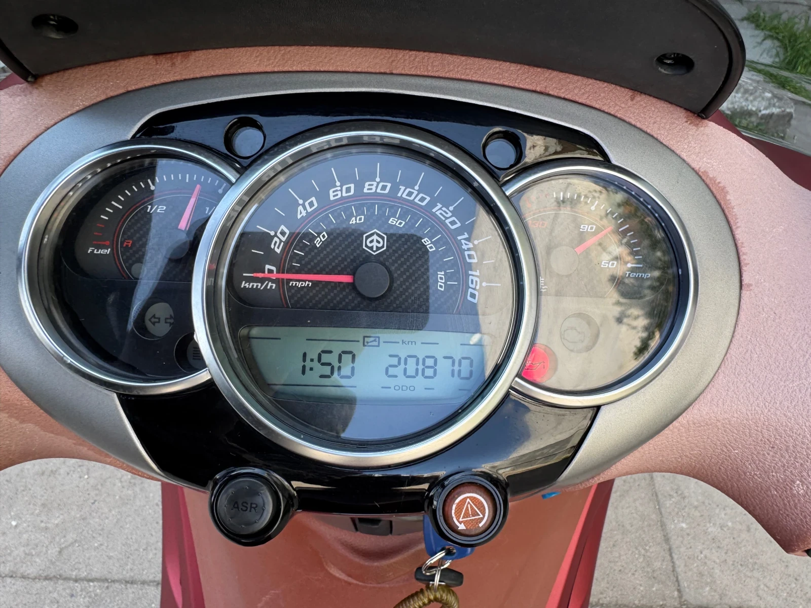 Piaggio Beverly 350i Sport ASR 1 ви Собственик 20 000км! , снимка 12 - Мотоциклети и мототехника - 54732908