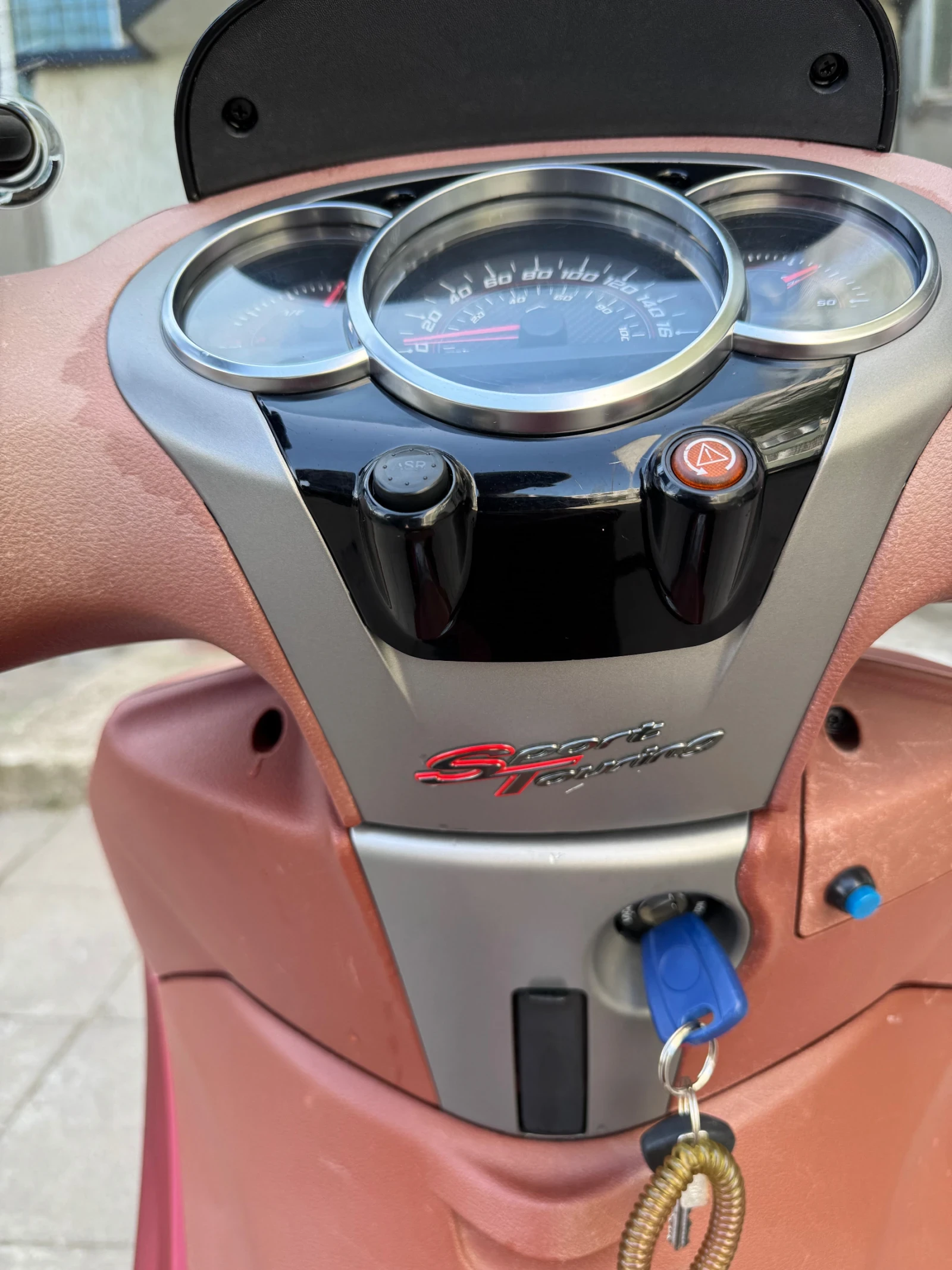 Piaggio Beverly 350i Sport ASR 1 ви Собственик 20 000км! , снимка 11 - Мотоциклети и мототехника - 54732908