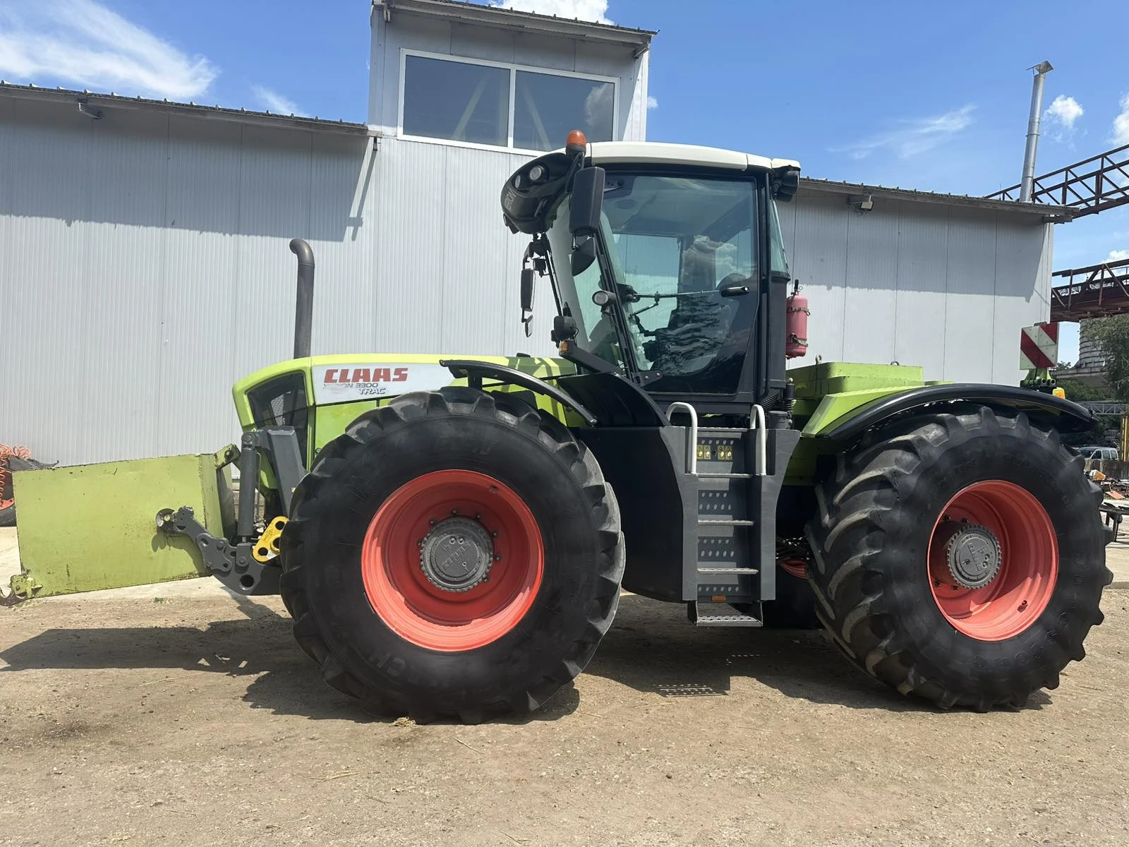 Трактор Claas Xerion 3300, снимка 4 - Селскостопанска техника - 55655122
