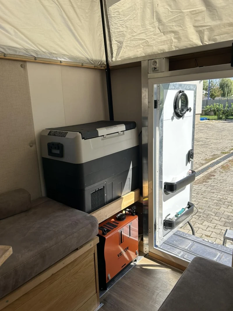 Кемпер Ford, снимка 8 - Каравани и кемпери - 51947736