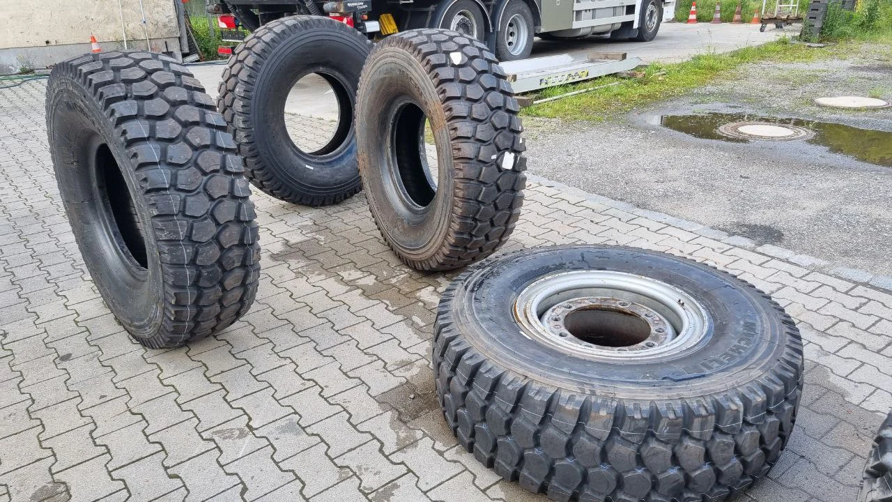 Гуми с джанти 395/85R20 | Mobile.bg — изображение 1