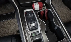 Honda Accord HYBRID* TOURING* HEAD-UP* DISTRONIC* ОБДУХВАНЕ, снимка 14