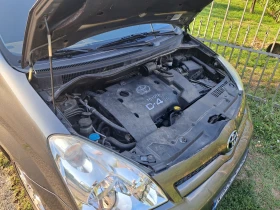 Toyota Corolla verso, снимка 8
