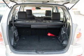 Toyota Corolla verso, снимка 8