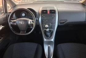 Toyota Auris 2.0D4D ШЕСТ СКОРОСТИ, снимка 13