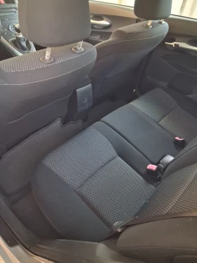 Toyota Auris 2.0D4D ШЕСТ СКОРОСТИ, снимка 16