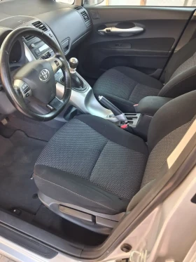 Toyota Auris 2.0D4D ШЕСТ СКОРОСТИ, снимка 14