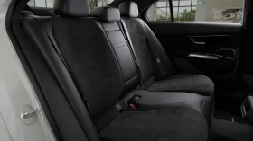 Mercedes-Benz E 300 е 4MATIC, снимка 10