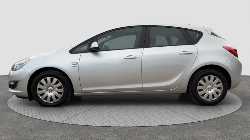 Opel Astra 1.7 CDTI, снимка 4 - Автомобили и джипове - 47647233