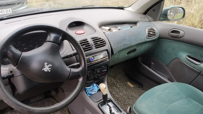 Peugeot 206, снимка 9 - Автомобили и джипове - 48068572