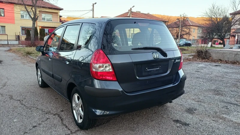 Honda Jazz 1.3 i 80c.s., снимка 8 - Автомобили и джипове - 48482697