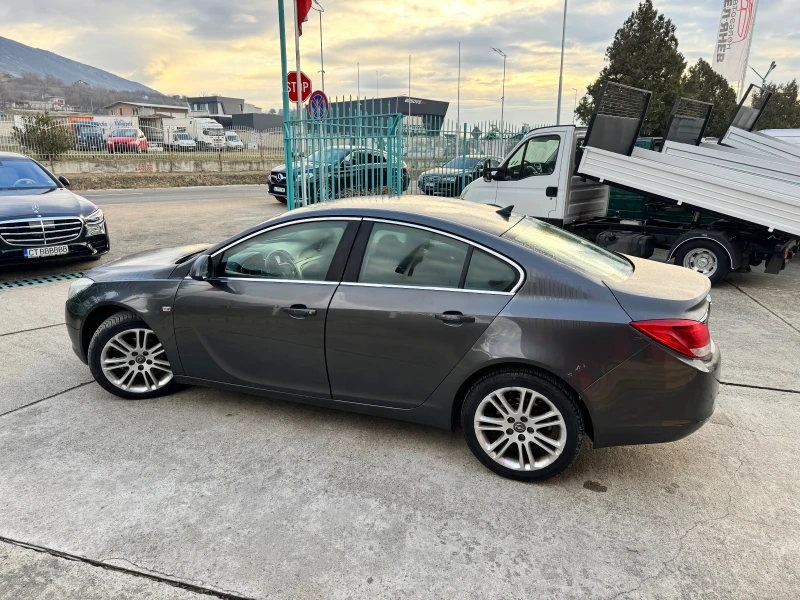 Opel Insignia 1.8, снимка 2 - Автомобили и джипове - 48807781