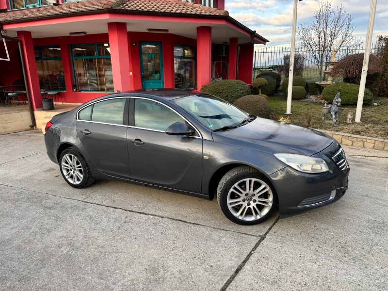 Opel Insignia 1.8, снимка 10 - Автомобили и джипове - 48807781