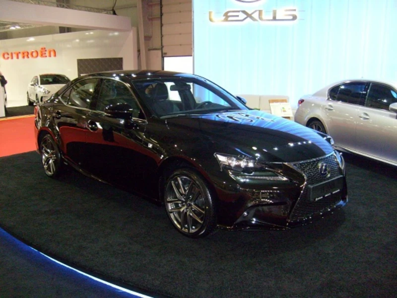 Lexus IS 300 300Н  F-SPORT PREMIUM, снимка 10 - Автомобили и джипове - 48912151