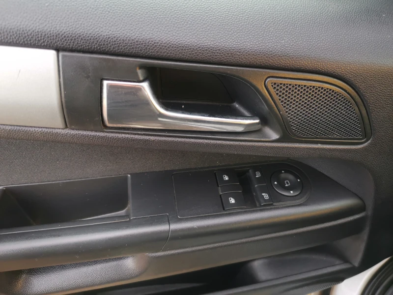 Opel Zafira 1.6i ECO flex, снимка 11 - Автомобили и джипове - 52558826