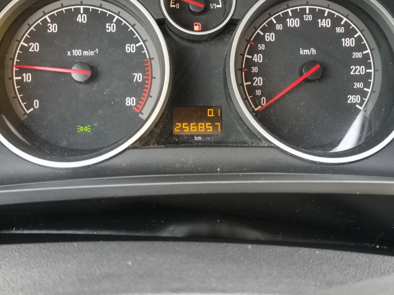 Opel Zafira 1.6i ECO flex, снимка 9 - Автомобили и джипове - 52558826