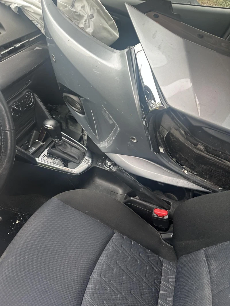 Mazda 2 1.5 i, avtomatik, снимка 2 - Автомобили и джипове - 52393052
