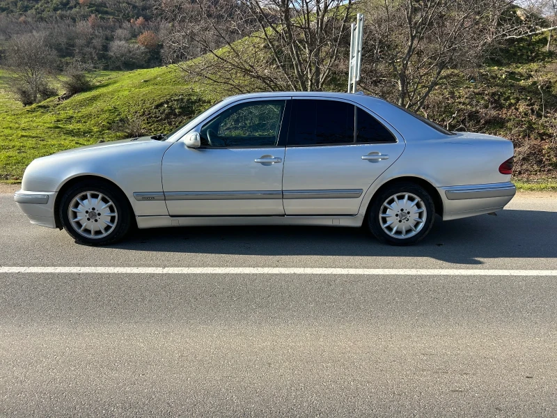 Mercedes-Benz E 270 Автомат , снимка 16 - Автомобили и джипове - 52921057