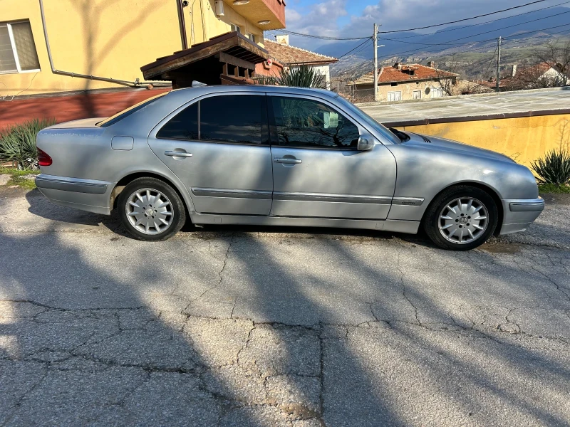 Mercedes-Benz E 270 Автомат , снимка 6 - Автомобили и джипове - 52921057