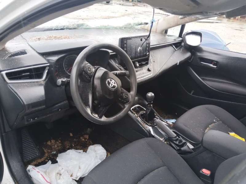 Toyota Corolla 1.5 i, снимка 4 - Автомобили и джипове - 53242644