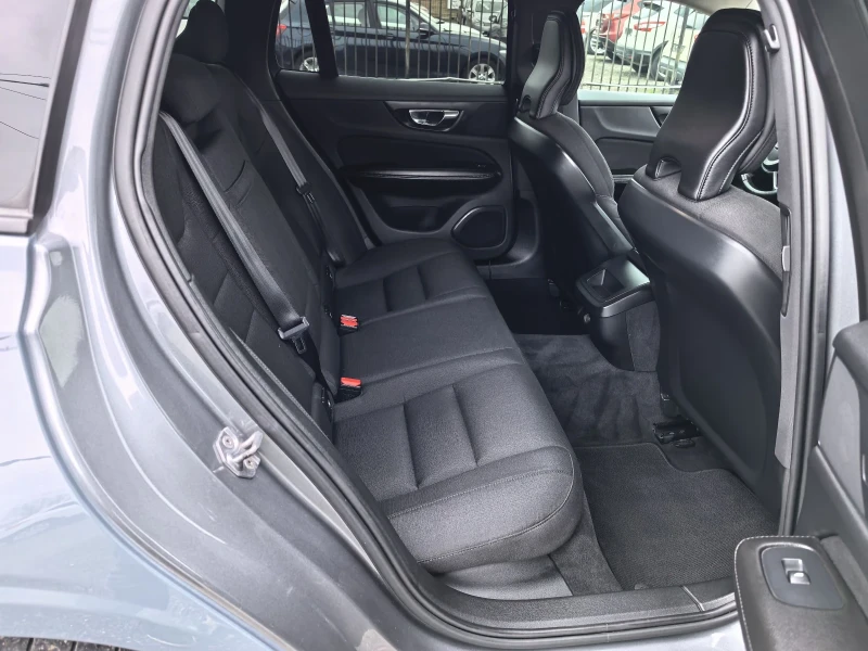 Volvo V60 2, 0tdi-Inscription, снимка 14 - Автомобили и джипове - 53295686