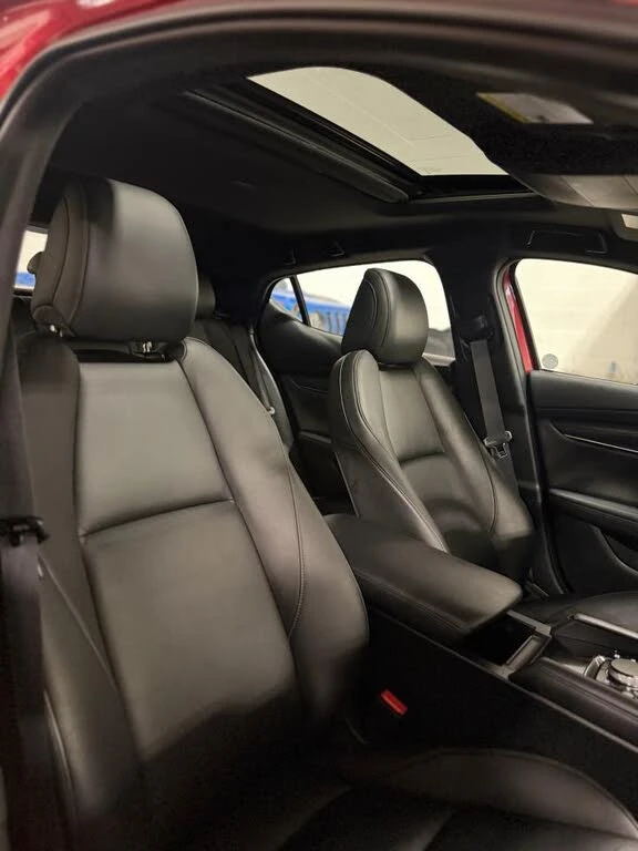 Mazda 3 !Hatchback FWD!* АвтоКредит* Цена до БГ* , снимка 16 - Автомобили и джипове - 53576143