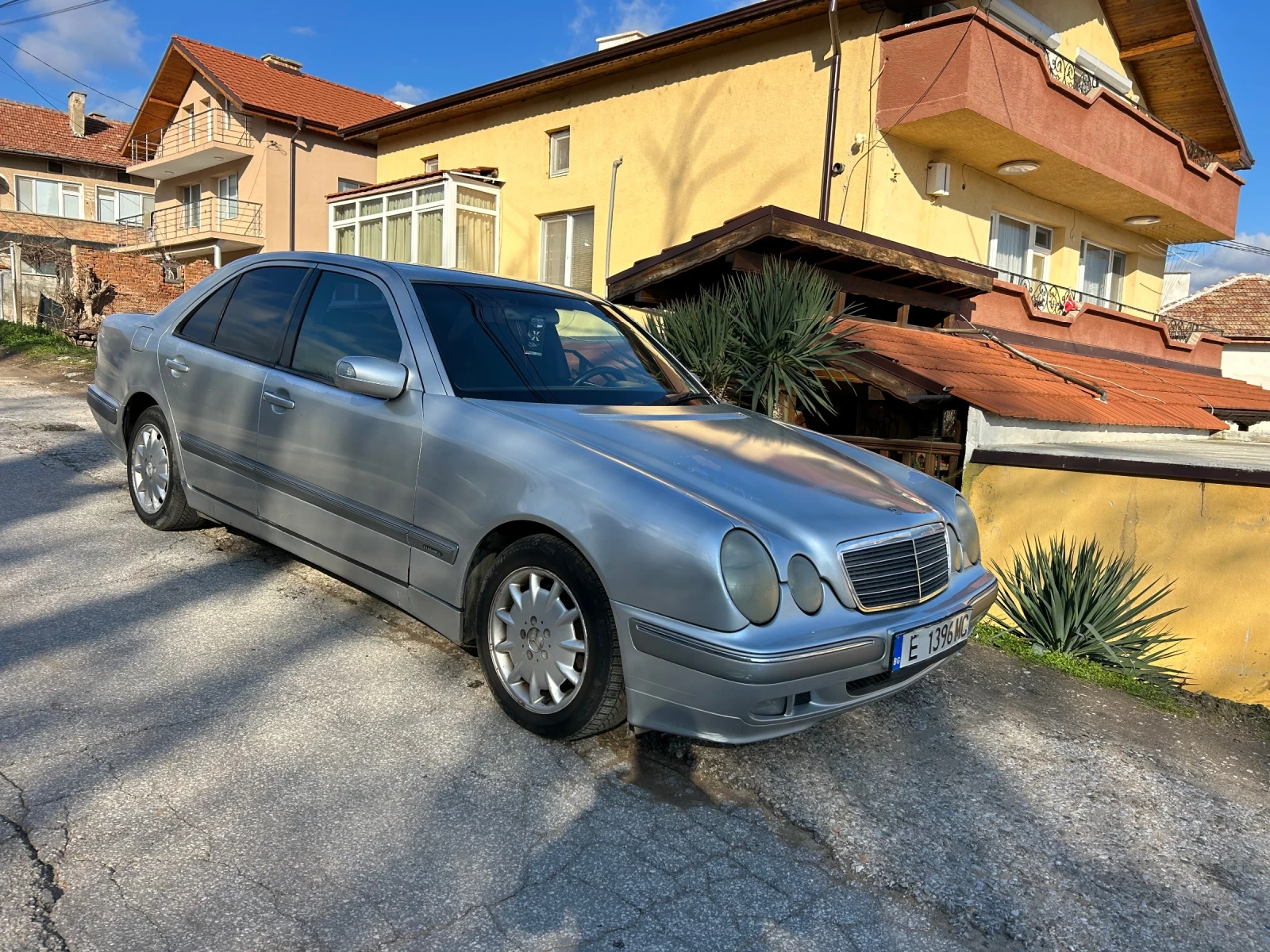 Mercedes-Benz E 270 Автомат , снимка 1
