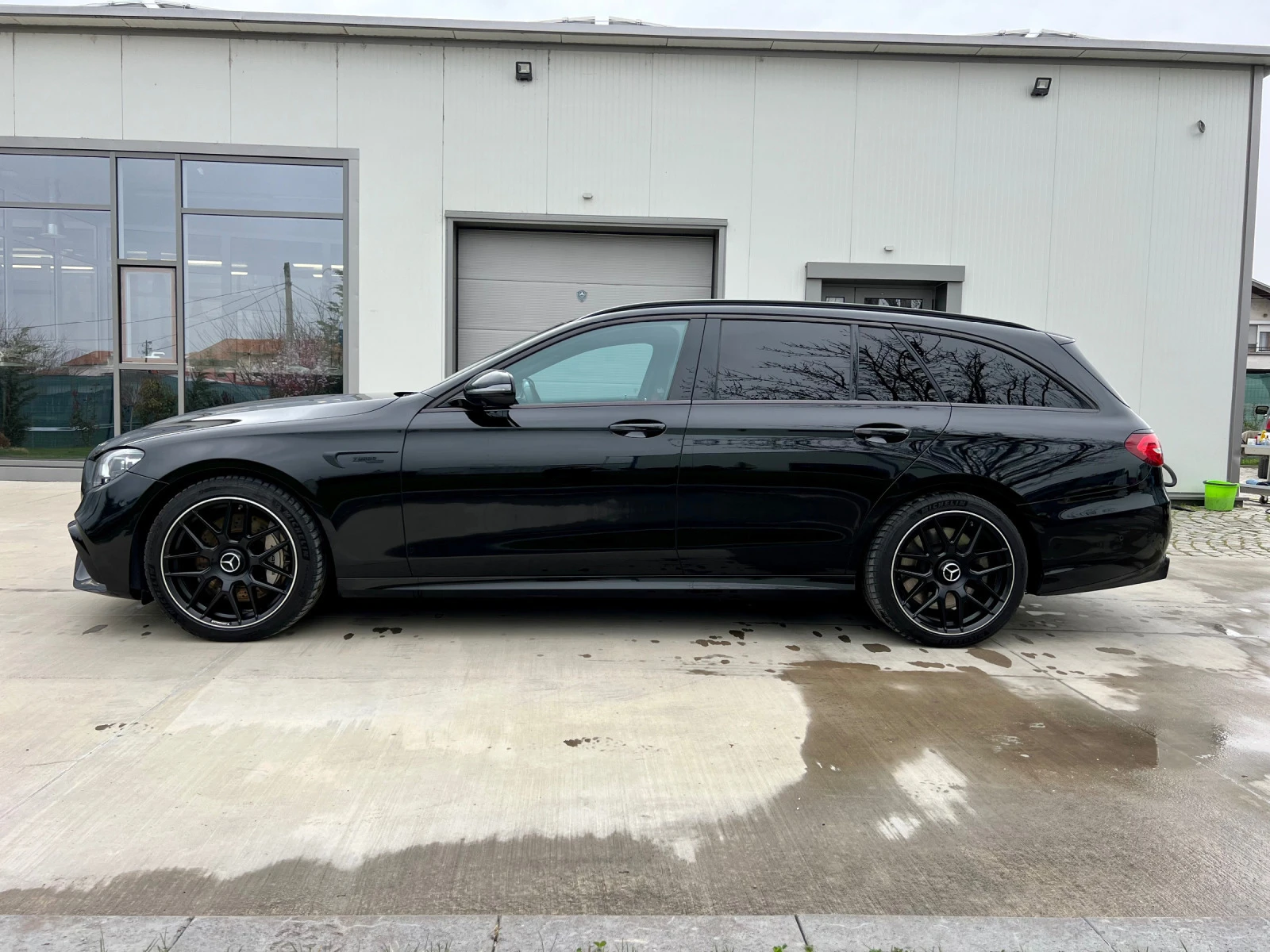 Mercedes-Benz E 53 AMG ЛИЗИНГ* CARBON* FACE* 4M 360* DISTRONIC* PANO - изображение 4