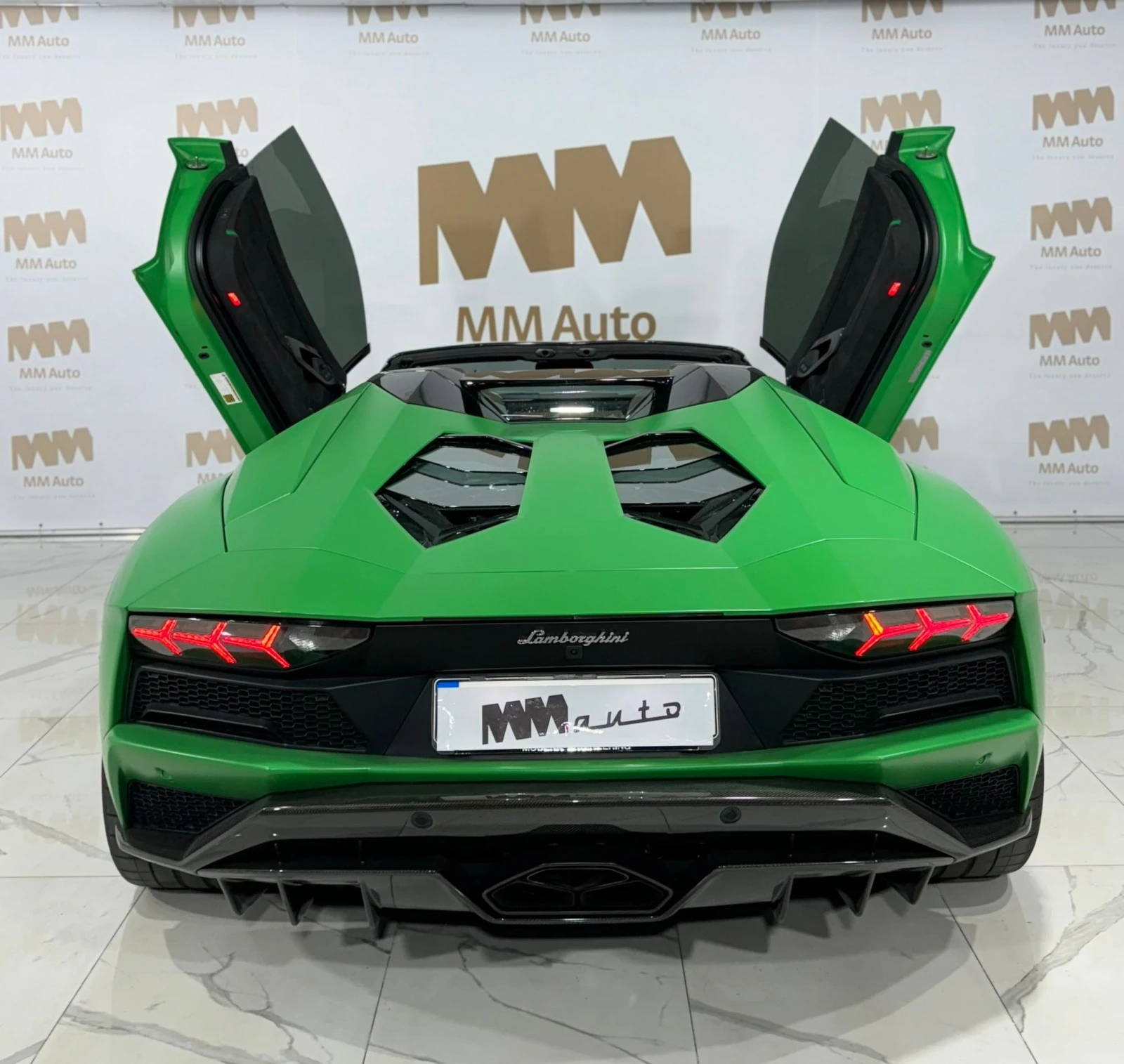 Lamborghini Aventador S Roadster - изображение 9