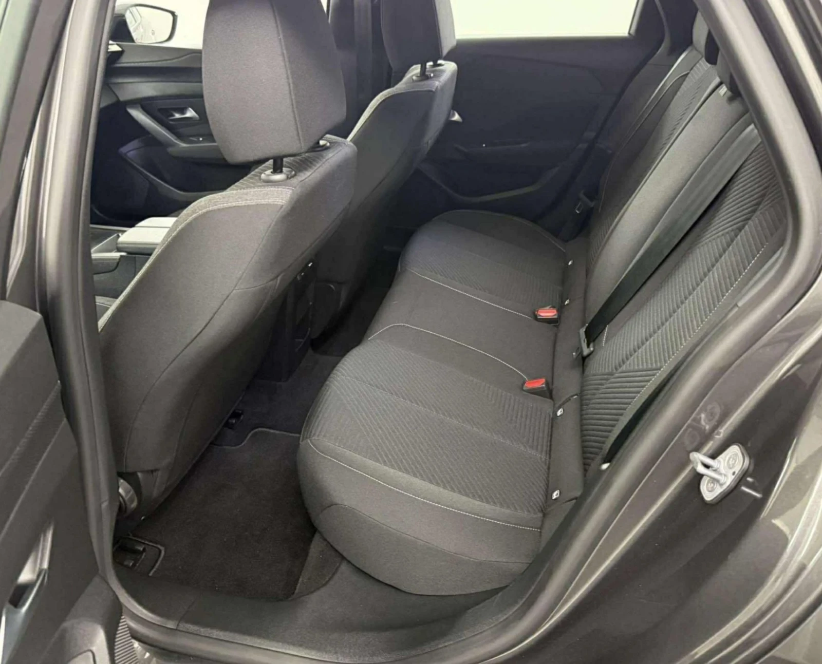 Peugeot 308 1.5 BLUEHDI.PACKEXCLUWEB.KAMERA.LED.NAVI - изображение 8