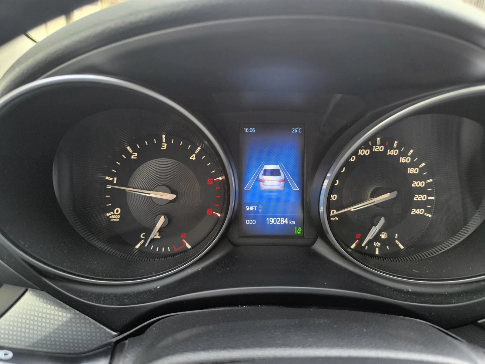 Toyota Avensis 2.0 D-4D Active Plus - изображение 7