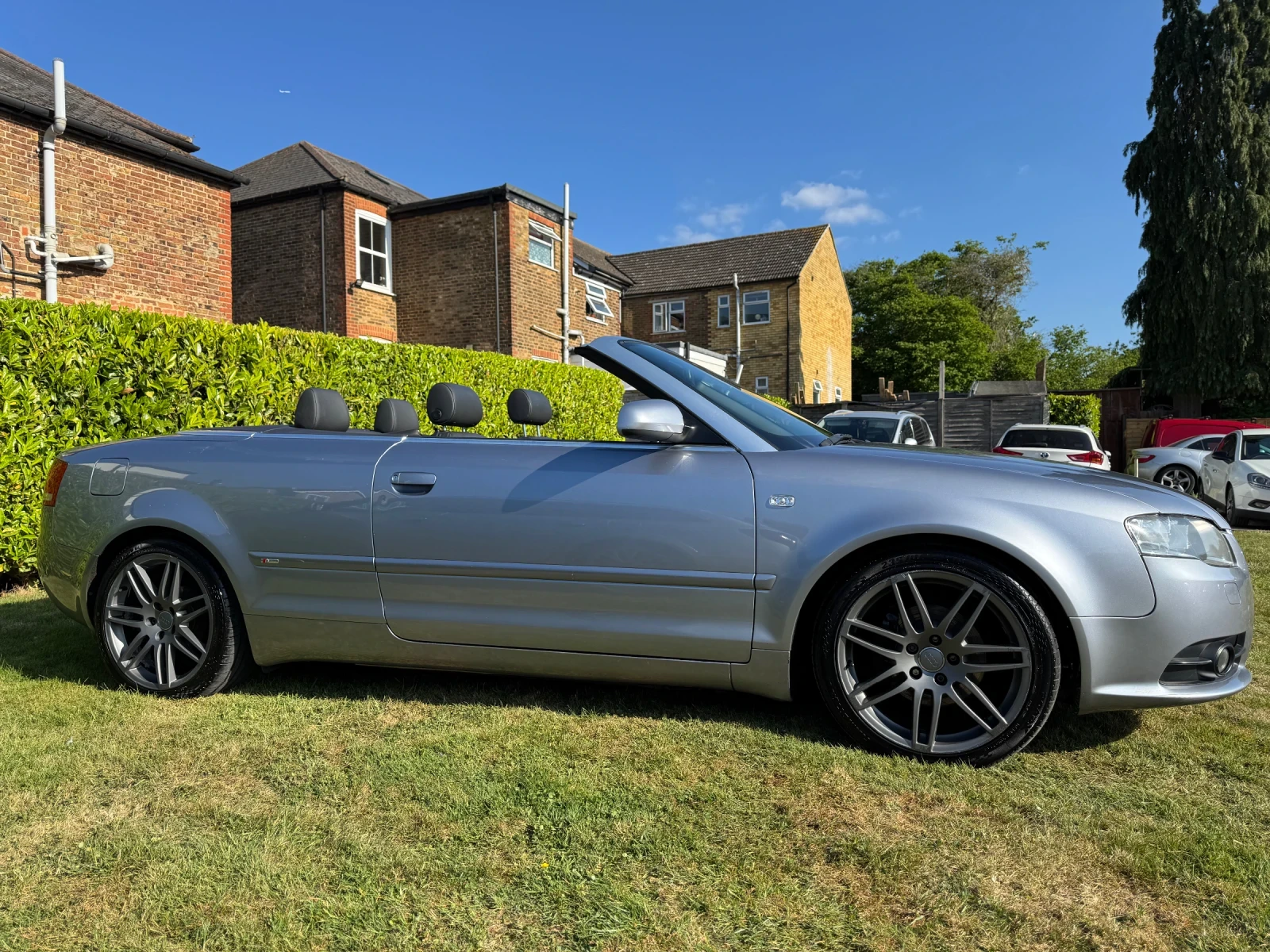 Audi A4 Cabrio 2.0TDI S Line Final Edition  - изображение 4