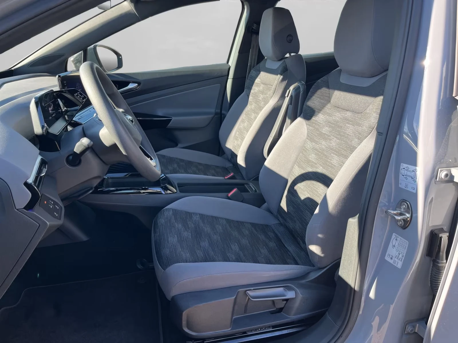 VW ID.4 PURE/148HP/NAVI/AHK/LED/CPLAY/534g | Mobile.bg   8