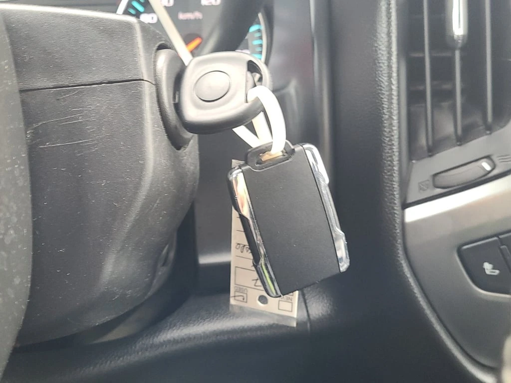 Chevrolet Silverado * LT * CARFAX *  - изображение 8