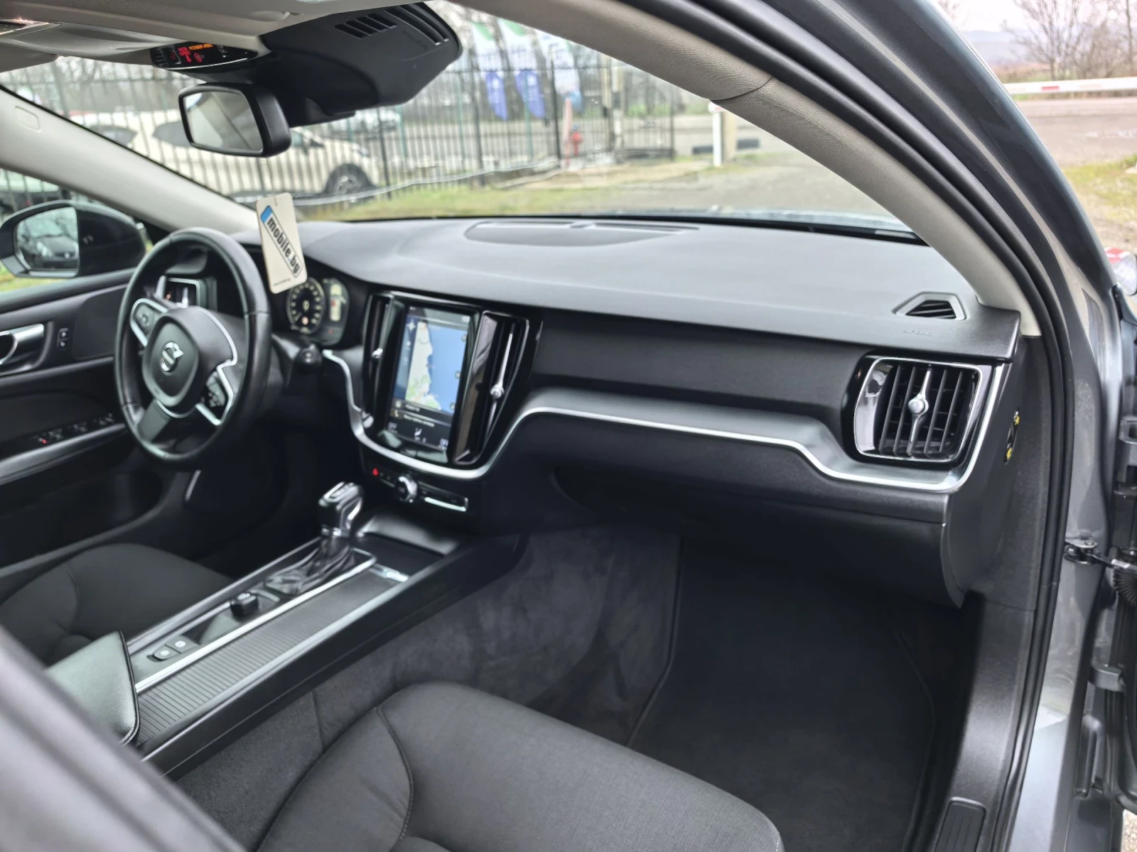 Volvo V60 2, 0tdi-Inscription - изображение 10